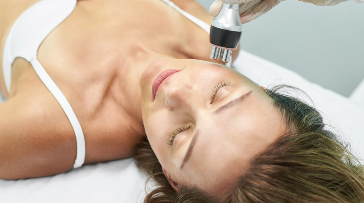 Dermomasaż twarzy – naturalny sposób na młodszą i jędrniejszą skórę