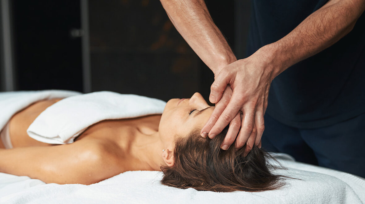 Sekrety masażu: Jak wpływa na poprawę koncentracji i efektywności pracy?