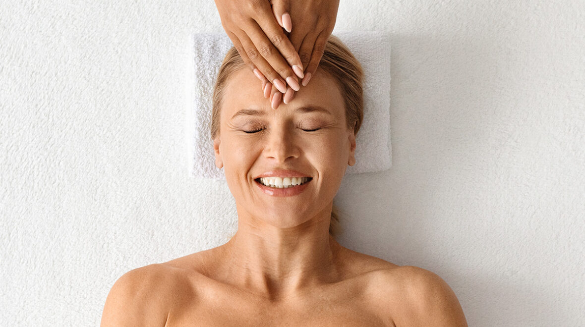 Zabiegi na twarz – jak naturalnie zadbać o swoją cerę?