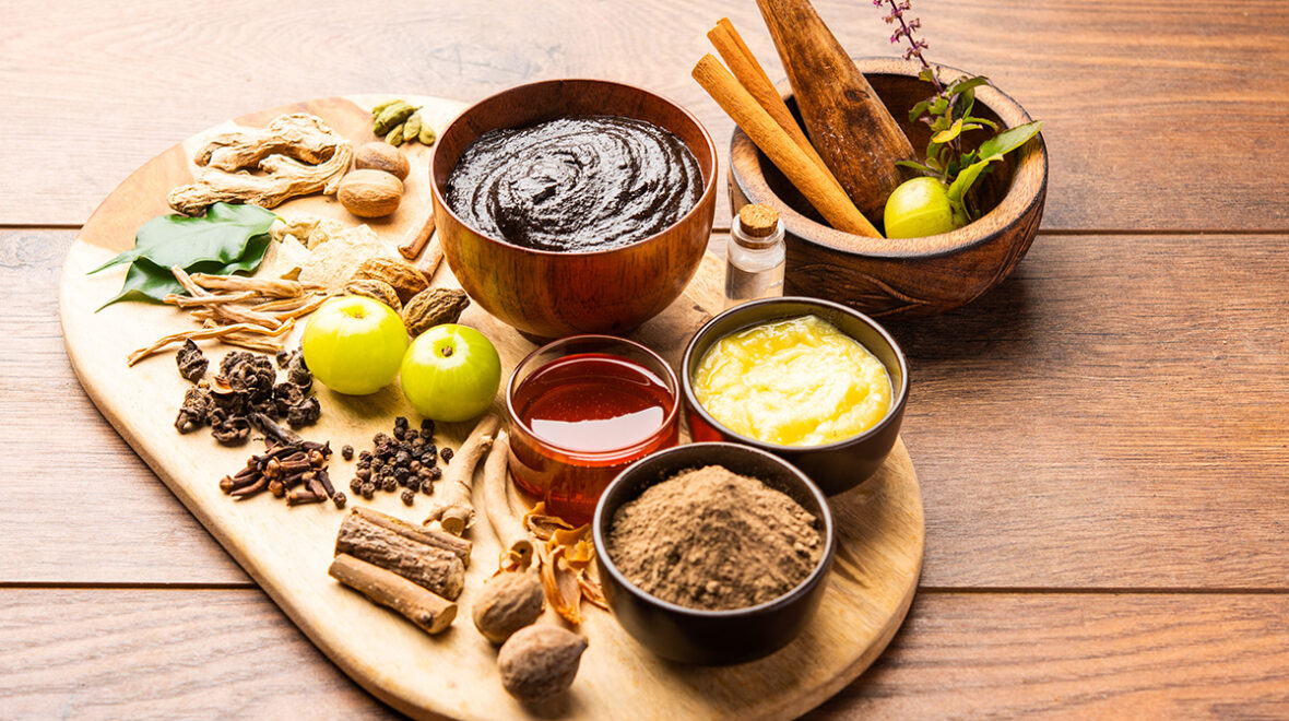 Moc ziół – 5 sposobów, jak wykorzystać ich dobroczynne właściwości każdego dnia