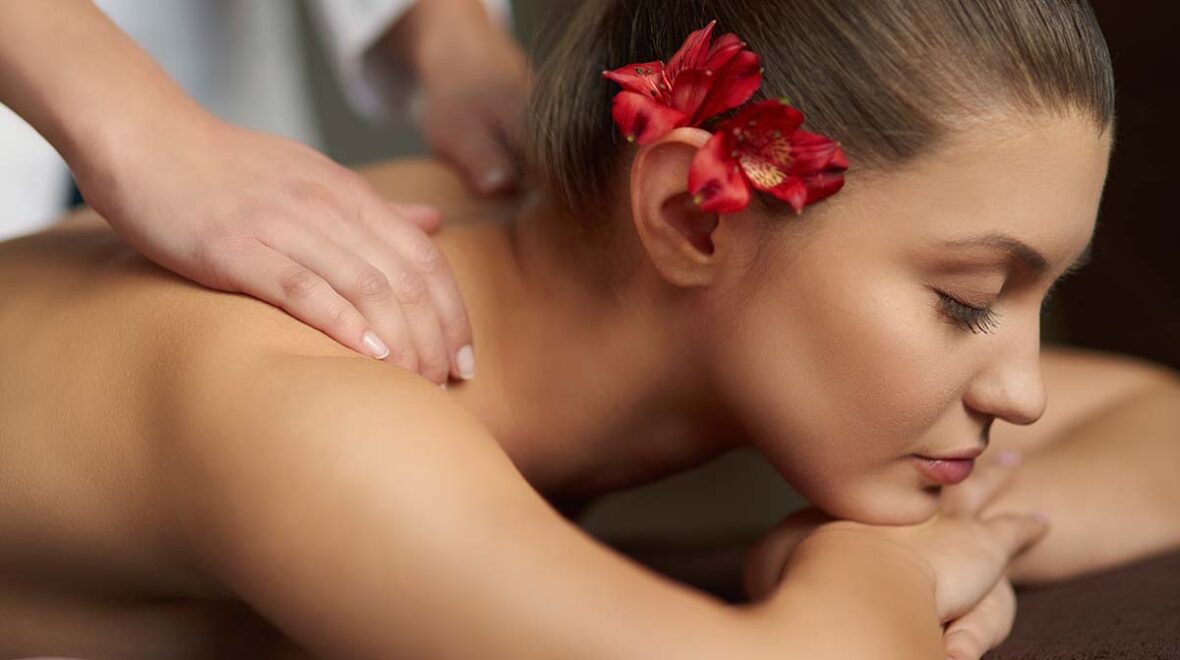 Jak masaż Lomi Lomi przywraca harmonię ciała i ducha? Nauka za hawajską sztuką relaksu.